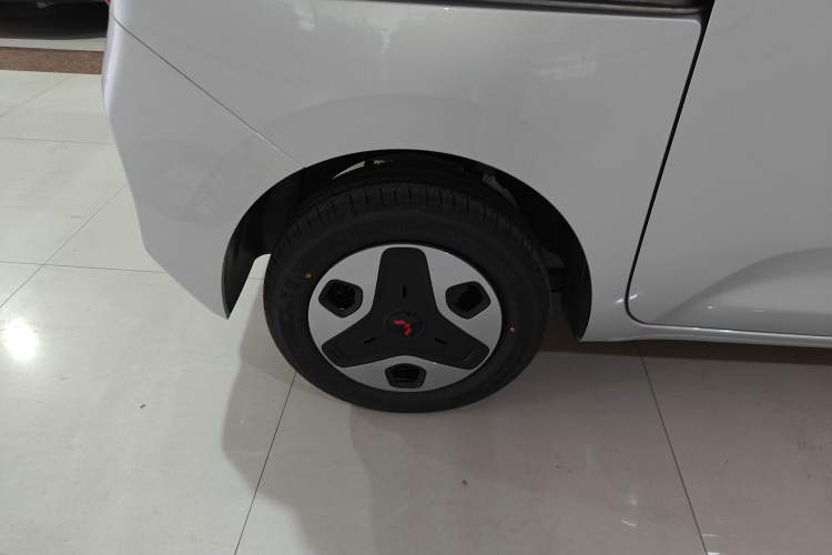 Used Wuling Zhiguang New Energy 2025 Model 305km Ambitious Edition Exterior 5