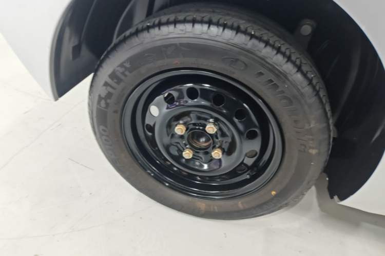 Used Wuling Zhiguang New Energy 2025 Standard Model Exterior 5
