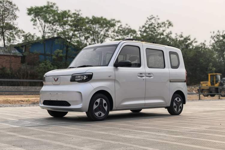 Used Wuling Zhiguang New Energy 2025 Model 305km Ambitious Edition Exterior 6