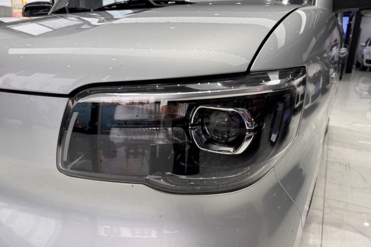 Used Wuling Zhiguang New Energy 2025 Comfort Model Exterior 9