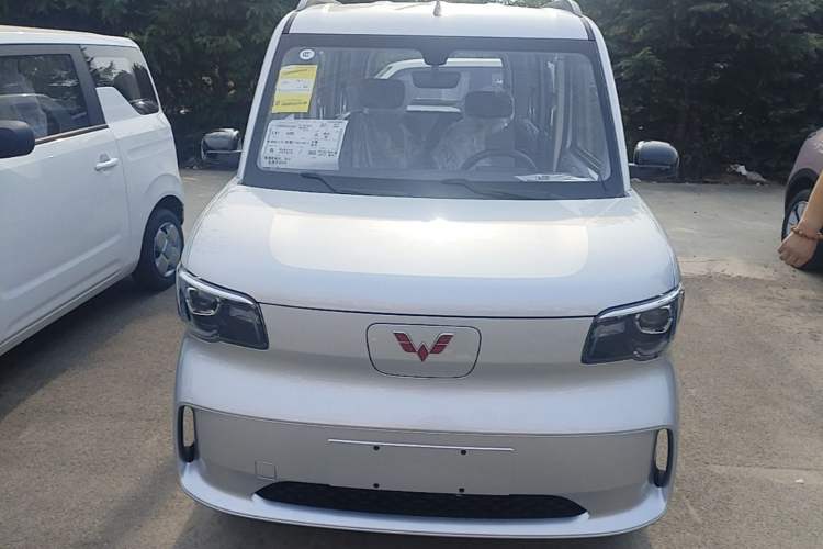 Used Wuling Zhiguang New Energy 2025 Model 305km Ambitious Edition Front