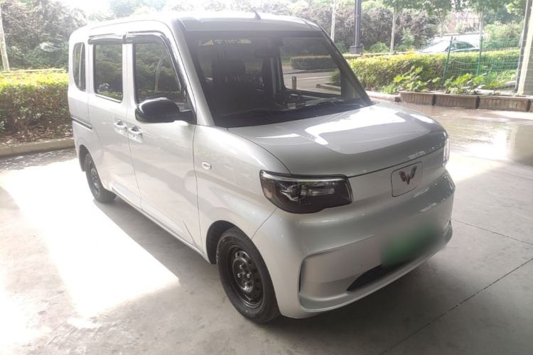Used Wuling Zhiguang New Energy 2025 Comfort Model Front Right 45 Deg