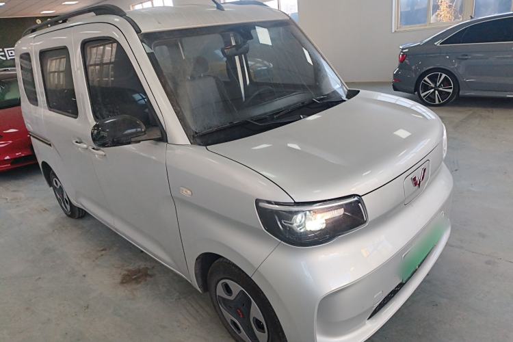 Used Wuling Zhiguang New Energy 2025 Model 305km Ambitious Edition Front Right 45 Deg