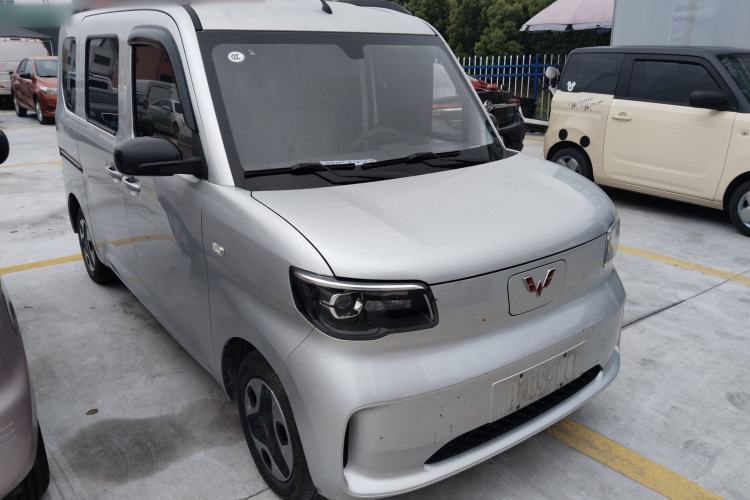 Used Wuling Zhiguang New Energy 2025 Model 305km Ambitious Edition Front Right 45 Deg