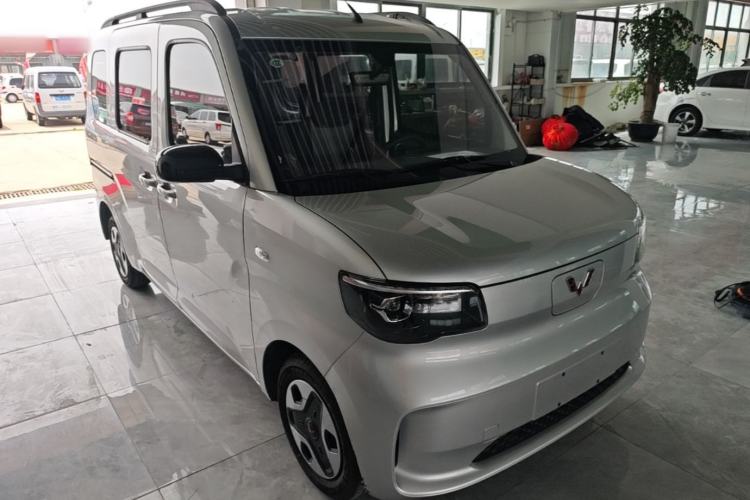 Used Wuling Zhiguang New Energy 2025 Model 305km Ambitious Edition Front Right 45 Deg
