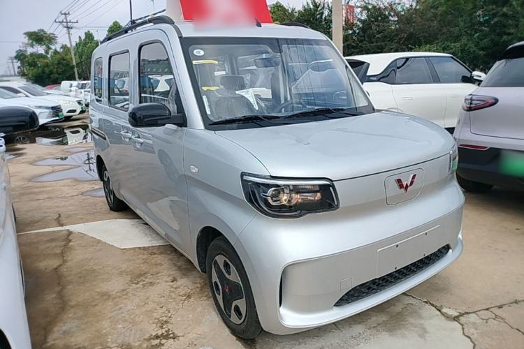 Used Wuling Zhiguang New Energy 2025 Comfort Model Front Right 45 Deg
