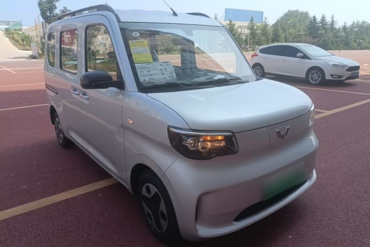 Used Wuling Zhiguang New Energy 2025 Comfort Model Front Right 45 Deg