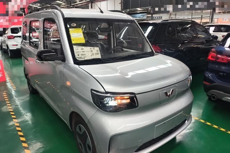 Used Wuling Zhiguang New Energy 2025 Model 305km Ambitious Edition Front Right 45 Deg