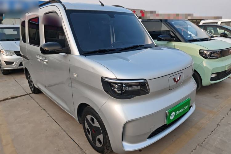 Used Wuling Zhiguang New Energy 2025 Comfort Model Front Right 45 Deg