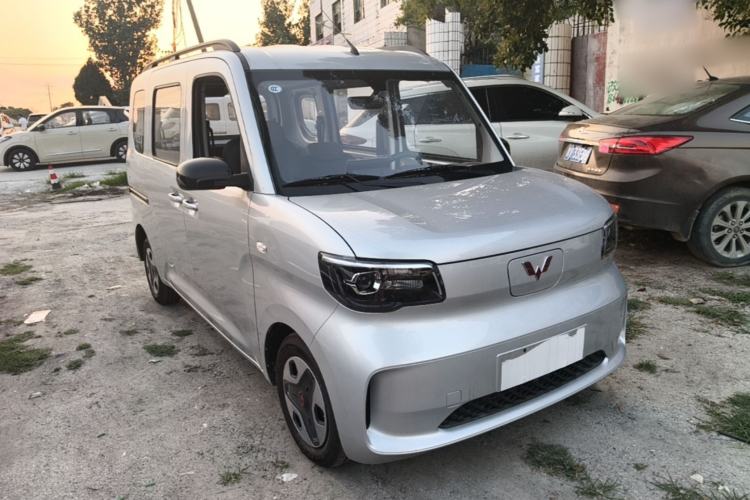 Used Wuling Zhiguang New Energy 2025 Comfort Model Front Right 45 Deg