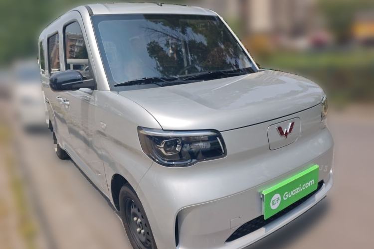 Used Wuling Zhiguang New Energy 2025 Standard Model Front Right 45 Deg