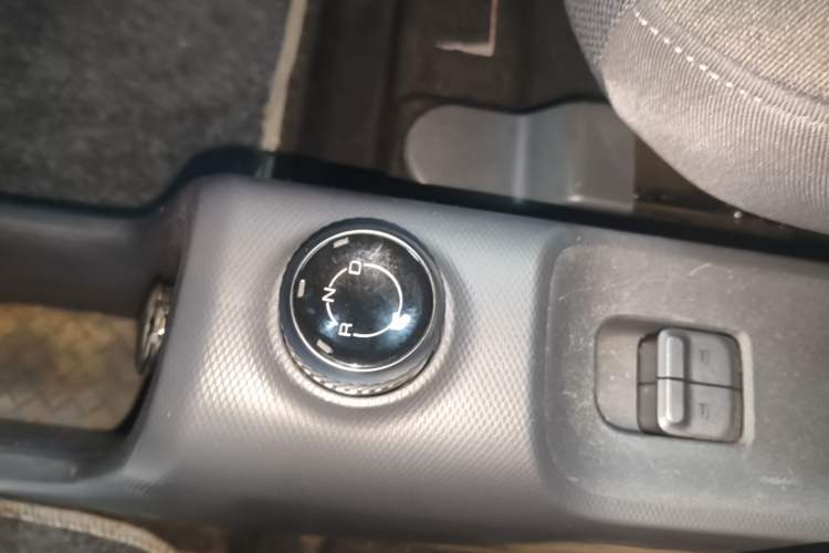 Used Wuling Zhiguang New Energy 2025 Standard Model Gear Lever