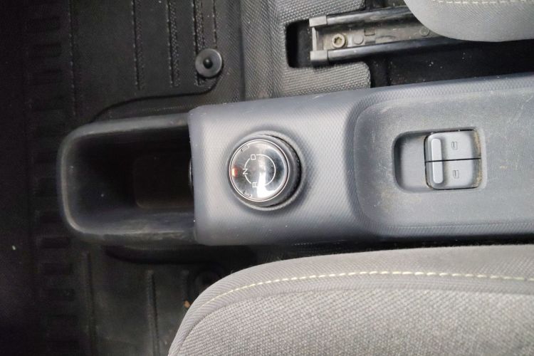 Used Wuling Zhiguang New Energy 2025 Model 305km Ambitious Edition Gear Lever