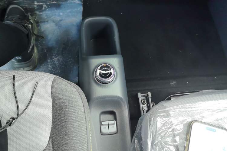 Used Wuling Zhiguang New Energy 2025 Model 305km Ambitious Edition Gear Lever