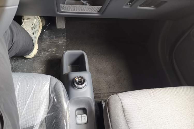 Used Wuling Zhiguang New Energy 2025 Model 305km Ambitious Edition Gear Lever