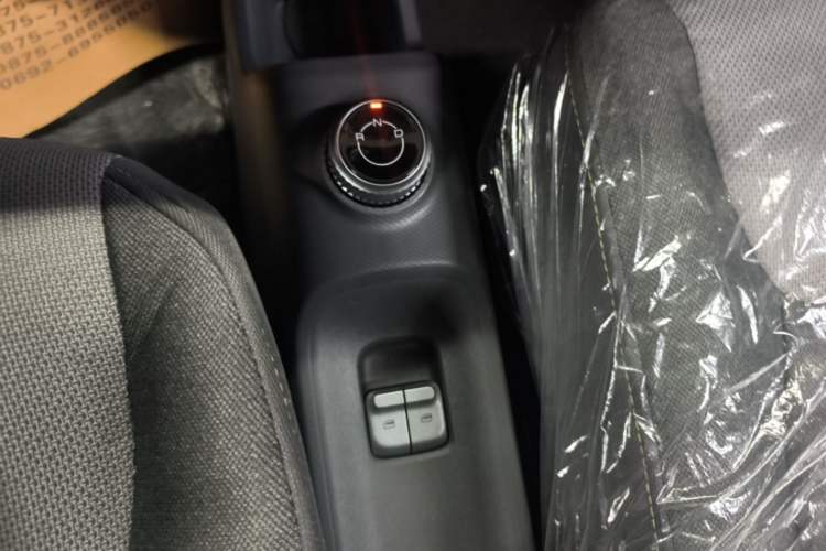 Used Wuling Zhiguang New Energy 2025 Model 305km Ambitious Edition Gear Lever