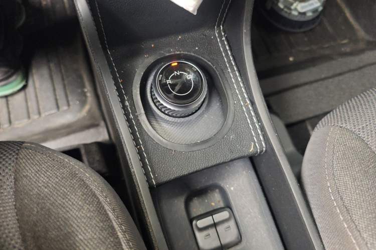 Used Wuling Zhiguang New Energy 2025 Standard Model Gear Lever