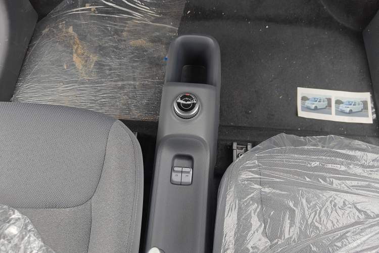 Used Wuling Zhiguang New Energy 2025 Comfort Model Gear Lever