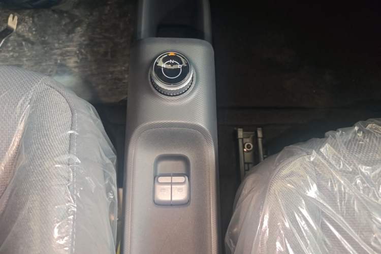 Used Wuling Zhiguang New Energy 2025 Comfort Model Gear Lever