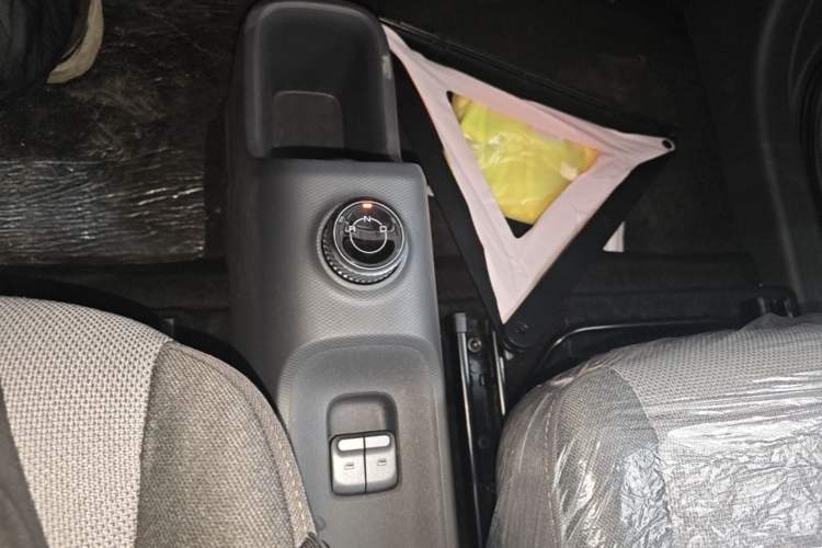 Used Wuling Zhiguang New Energy 2025 Model 305km Ambitious Edition Gear Lever