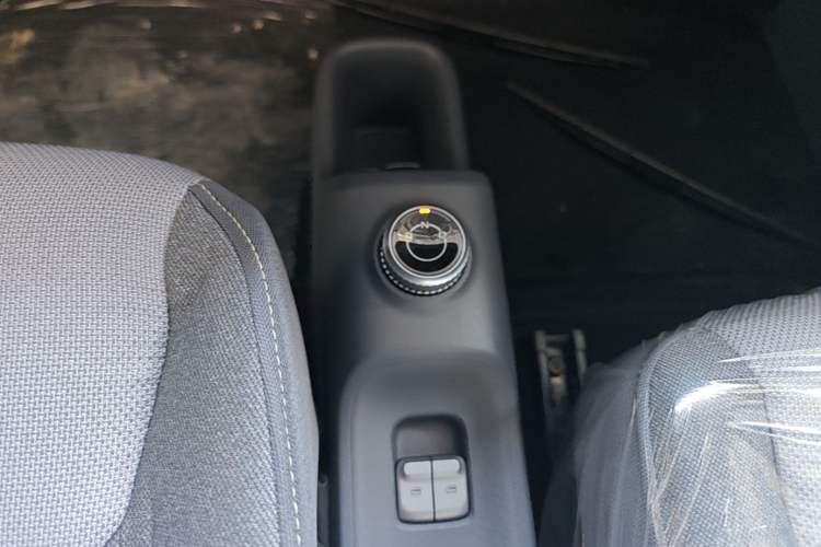 Used Wuling Zhiguang New Energy 2025 Model 305km Ambitious Edition Gear Lever