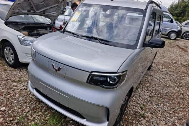 Ojetý Wuling Zhiguang New Energy 2025 Model 305km Ambitious Edition