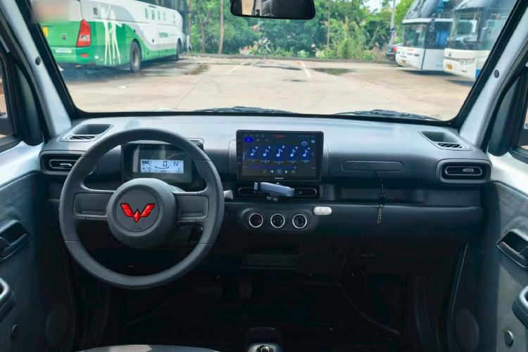 Used Wuling Zhiguang New Energy 2025 Comfort Model Interior 1