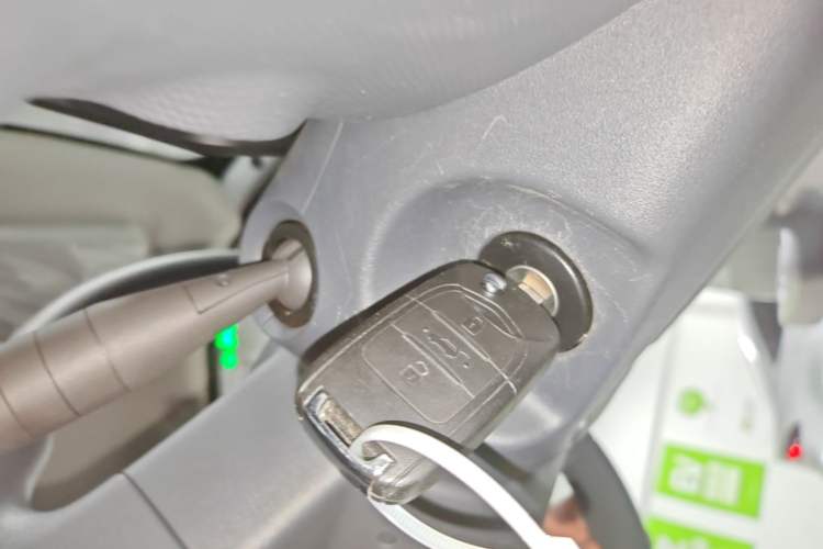 Used Wuling Zhiguang New Energy 2025 Standard Model Interior 1