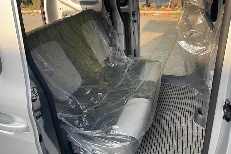 Used Wuling Zhiguang New Energy 2025 Model 305km Ambitious Edition Interior 1