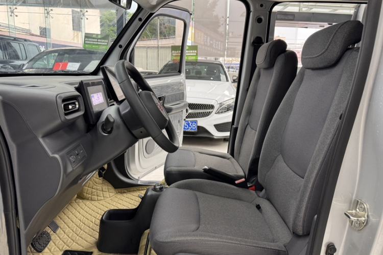 Used Wuling Zhiguang New Energy 2025 Comfort Model Interior 2