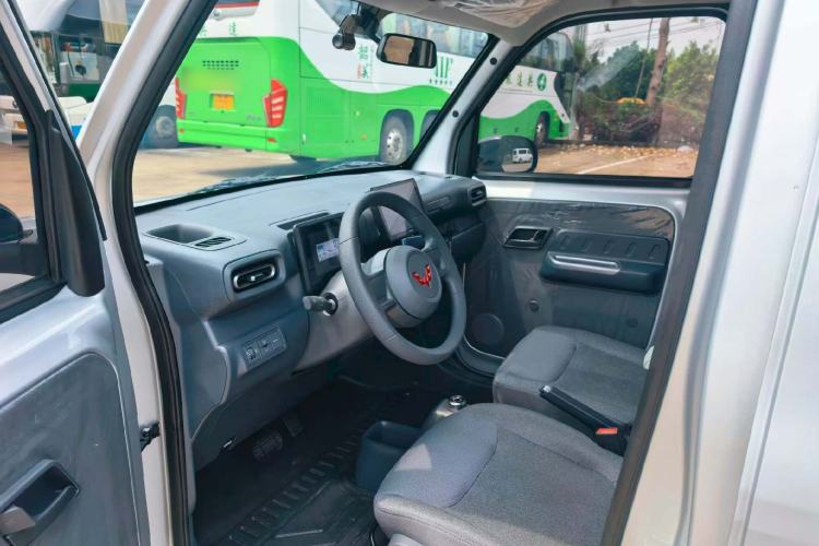 Used Wuling Zhiguang New Energy 2025 Comfort Model Interior 2