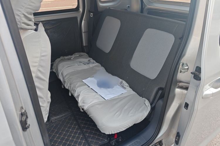 Used Wuling Zhiguang New Energy 2025 Model 305km Ambitious Edition Interior 4