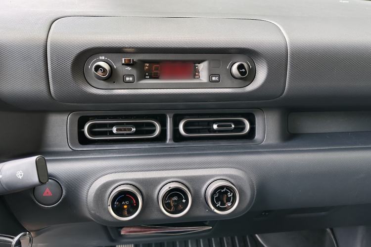 Used Wuling Zhiguang New Energy 2025 Model 305km Ambitious Edition Interior 8