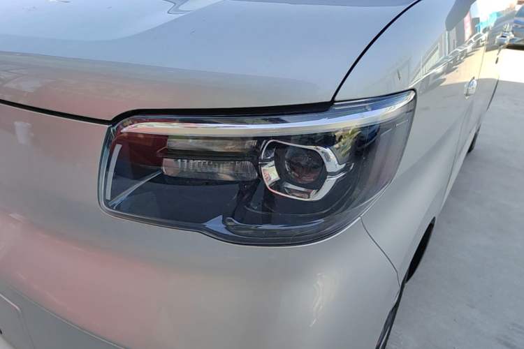 Used Wuling Zhiguang New Energy 2025 Comfort Model Left Front Headlight