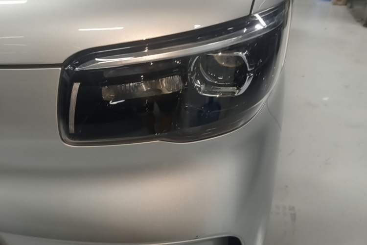 Used Wuling Zhiguang New Energy 2025 Standard Model Left Front Headlight