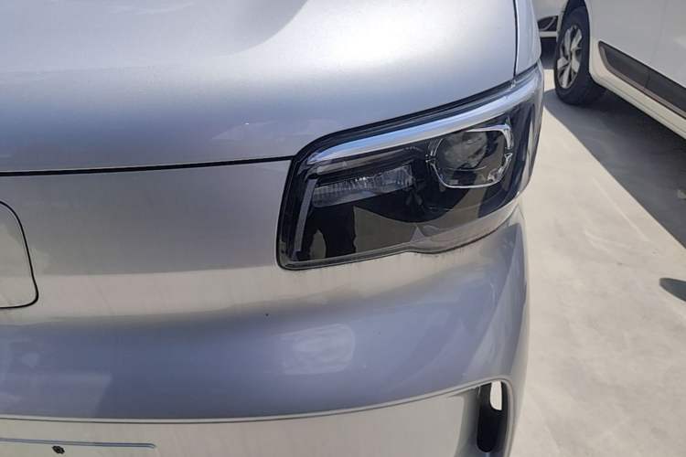 Used Wuling Zhiguang New Energy 2025 Comfort Model Left Front Headlight