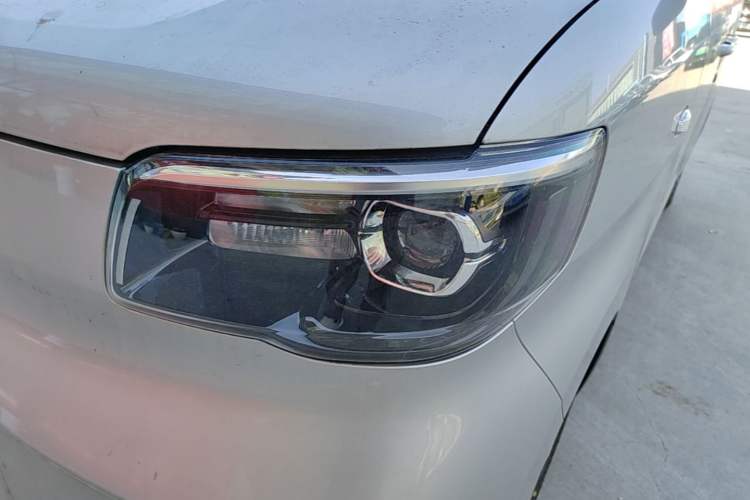 Used Wuling Zhiguang New Energy 2025 Comfort Model Left Front Headlight