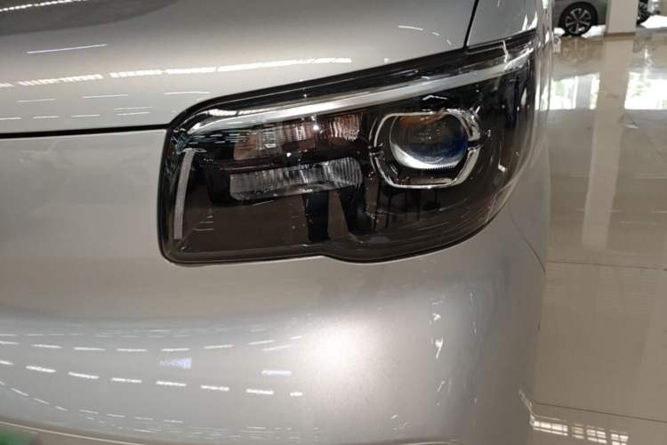 Used Wuling Zhiguang New Energy 2025 Comfort Model Left Front Headlight