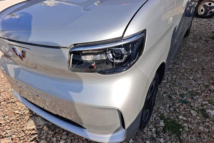 Used Wuling Zhiguang New Energy 2025 Model 305km Ambitious Edition Left Front Headlight
