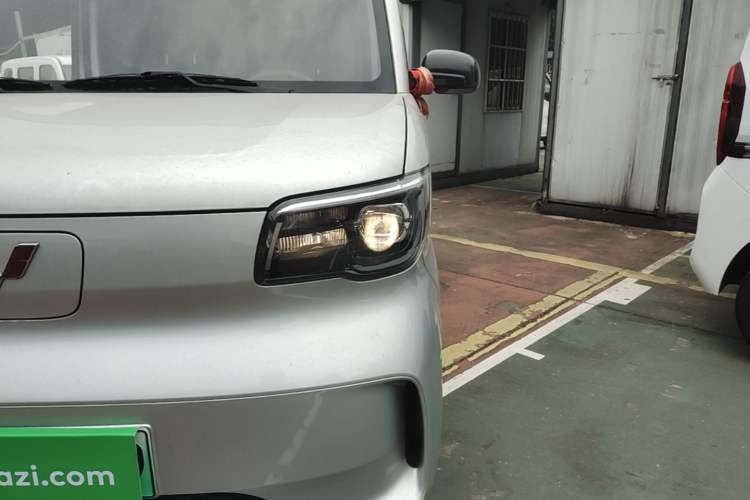 Used Wuling Zhiguang New Energy 2025 Standard Model Left Front Headlight