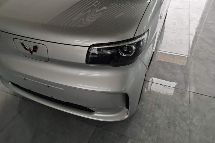 Used Wuling Zhiguang New Energy 2025 Model 305km Ambitious Edition Left Front Headlight