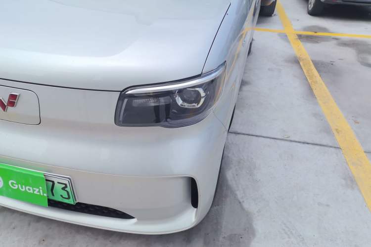 Used Wuling Zhiguang New Energy 2025 Model 305km Ambitious Edition Left Front Headlight