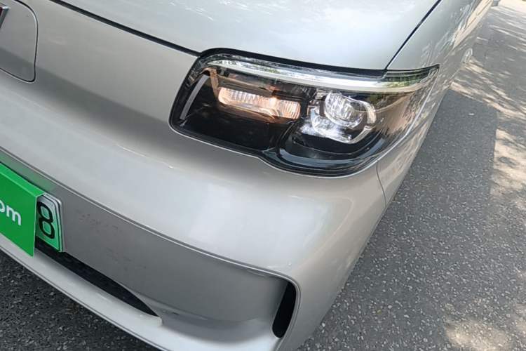 Used Wuling Zhiguang New Energy 2025 Model 305km Ambitious Edition Left Front Headlight