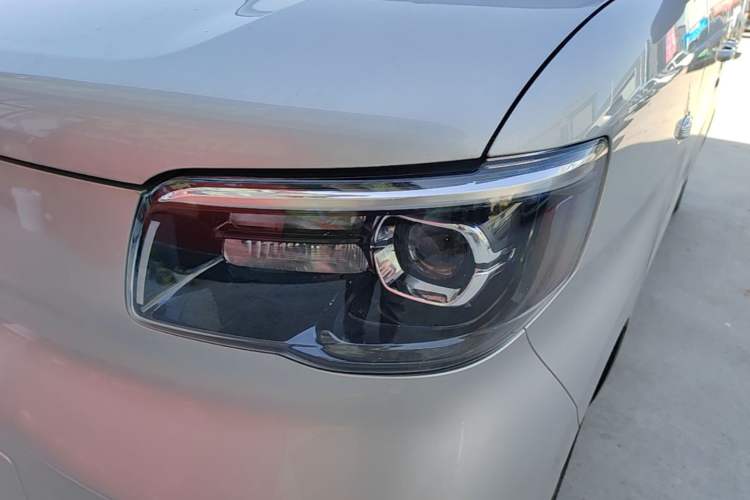 Used Wuling Zhiguang New Energy 2025 Comfort Model Left Front Headlight