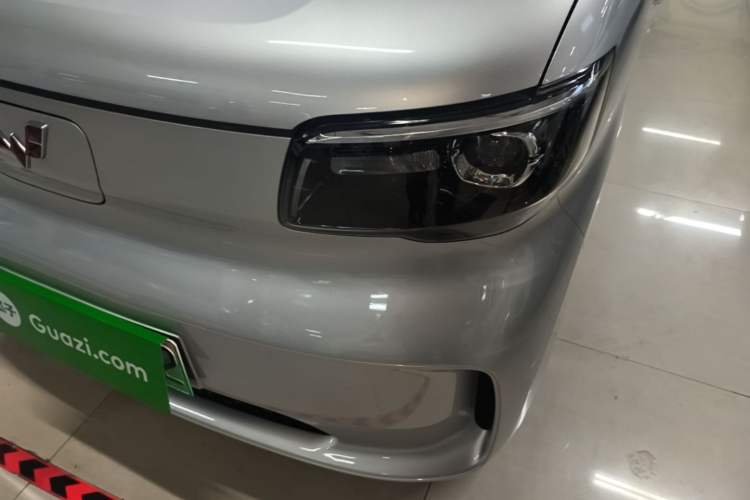 Used Wuling Zhiguang New Energy 2025 Model 305km Ambitious Edition Left Front Headlight