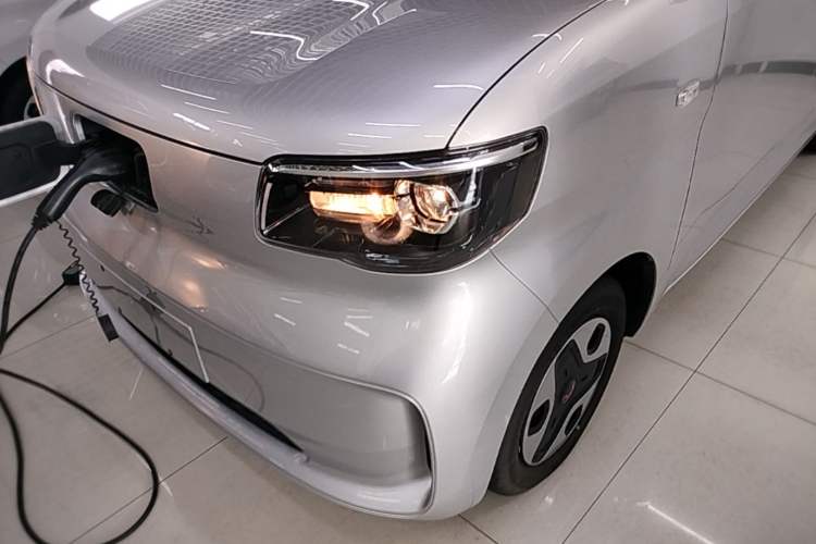Used Wuling Zhiguang New Energy 2025 Comfort Model Left Front Headlight
