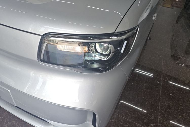 Used Wuling Zhiguang New Energy 2025 Model 305km Ambitious Edition Left Front Headlight