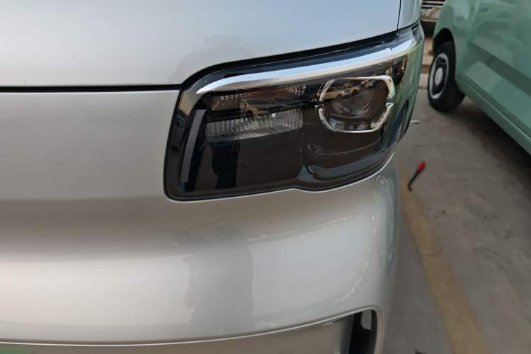 Used Wuling Zhiguang New Energy 2025 Comfort Model Left Front Headlight