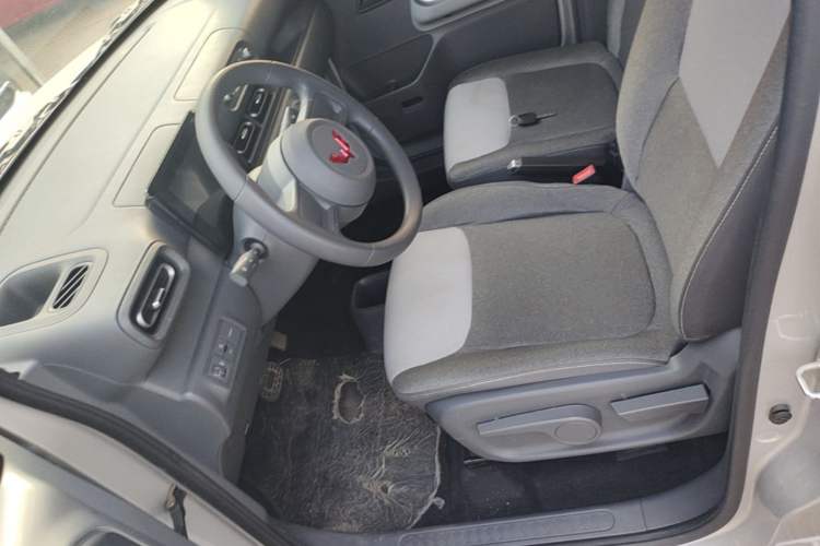 Used Wuling Zhiguang New Energy 2025 Model 305km Ambitious Edition Left Front Seat