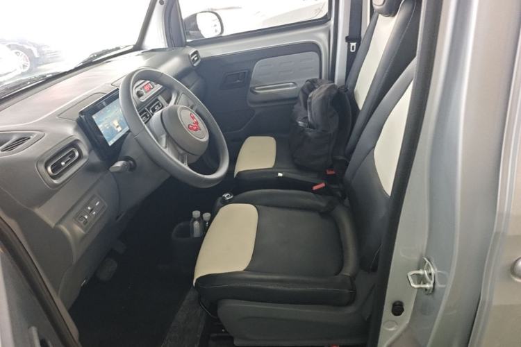 Used Wuling Zhiguang New Energy 2025 Model 305km Ambitious Edition Left Front Seat